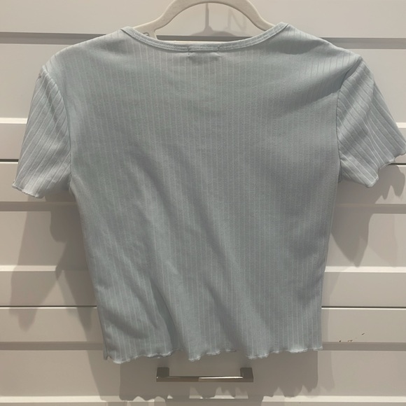 Light blue T-shirt size:small brand:ardene - Picture 2 of 4
